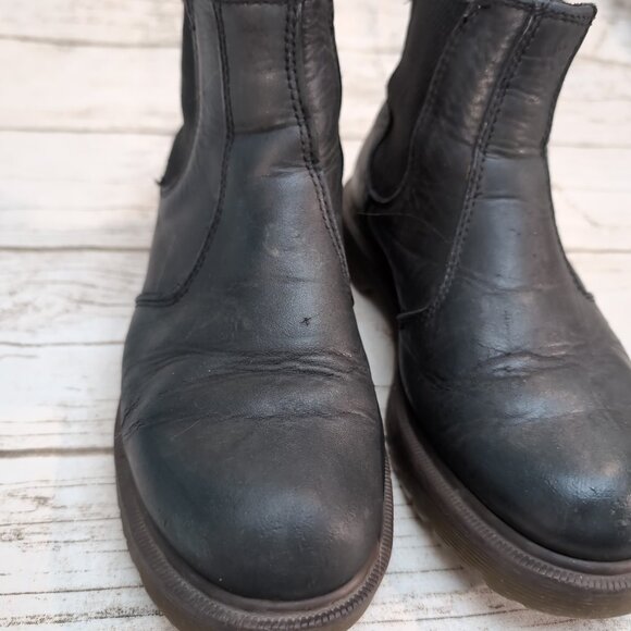 Dr. Martens Black Leather Chelsea Boots  – Women 8 - Picture 3 of 10